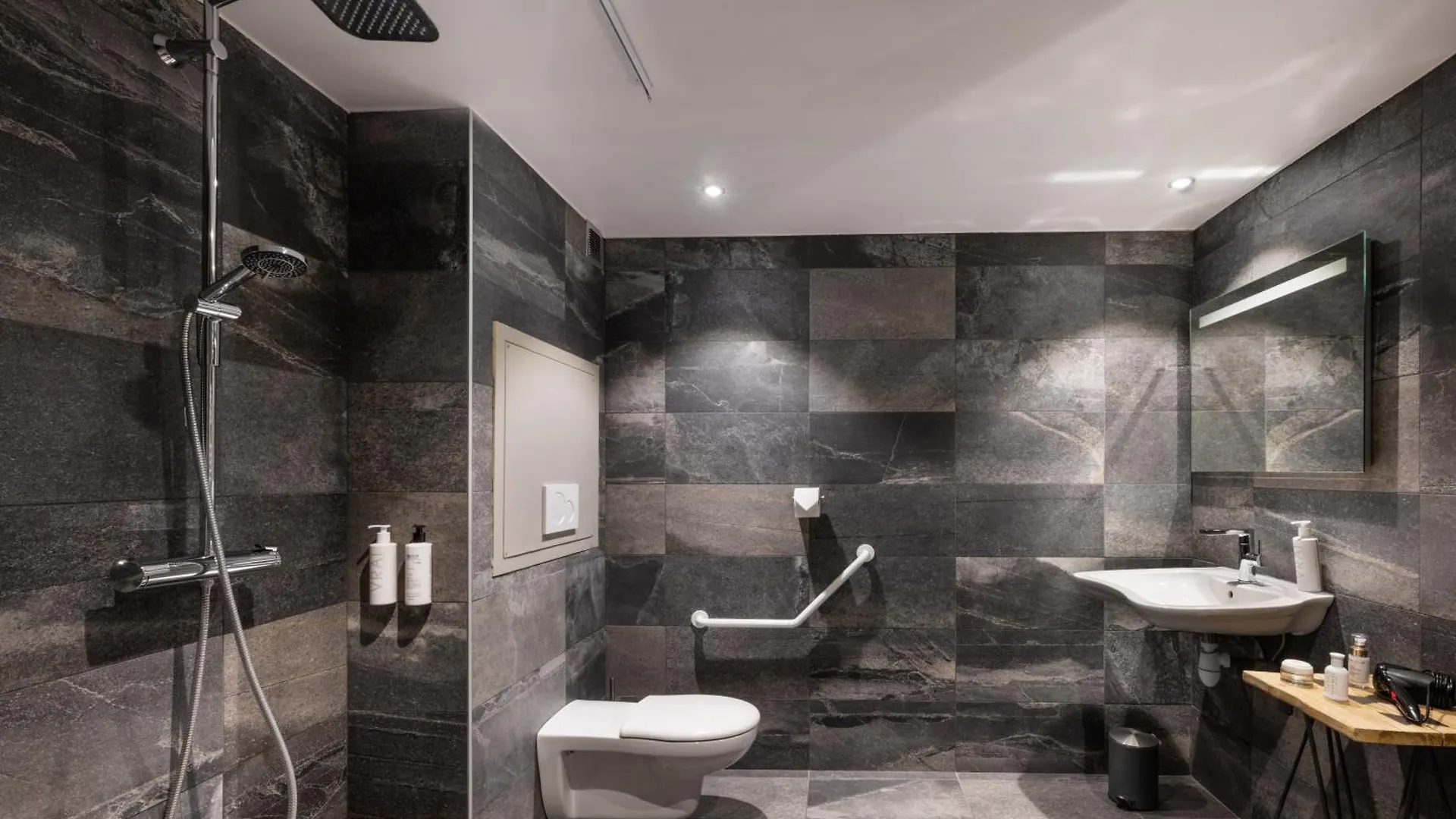 Hotel Ski Lodge - Village Montana Val-d'Isere